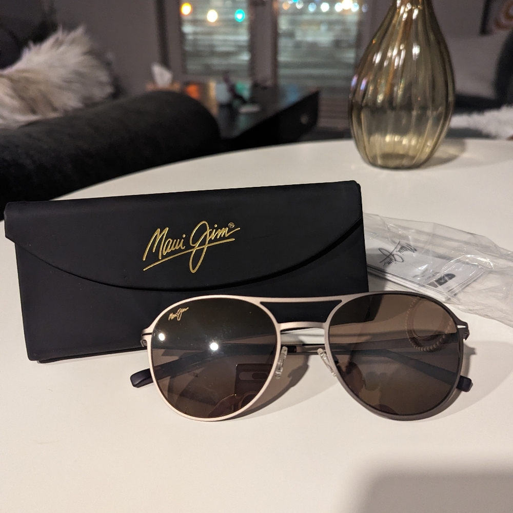 Maui Jim Sunglasses Half Moon - Picture 2 of 3